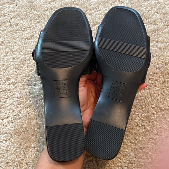 Naturalizer Santiago black buckle rhinestone slide slip on sandal shoe size 7 - Picture 6 of 7